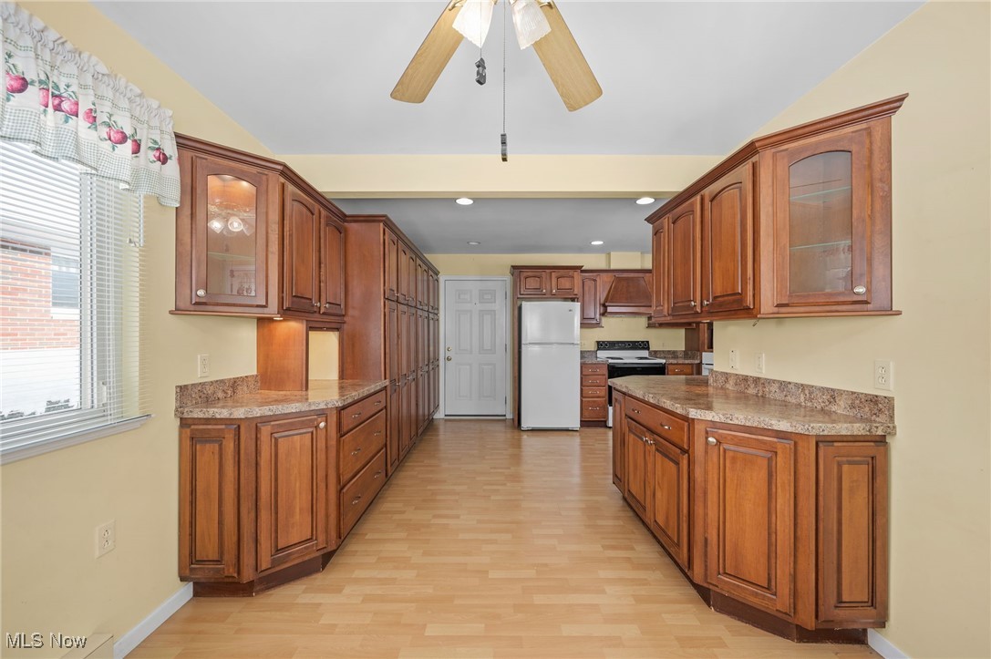 7466 Carole Drive, Mentor, Ohio image 3