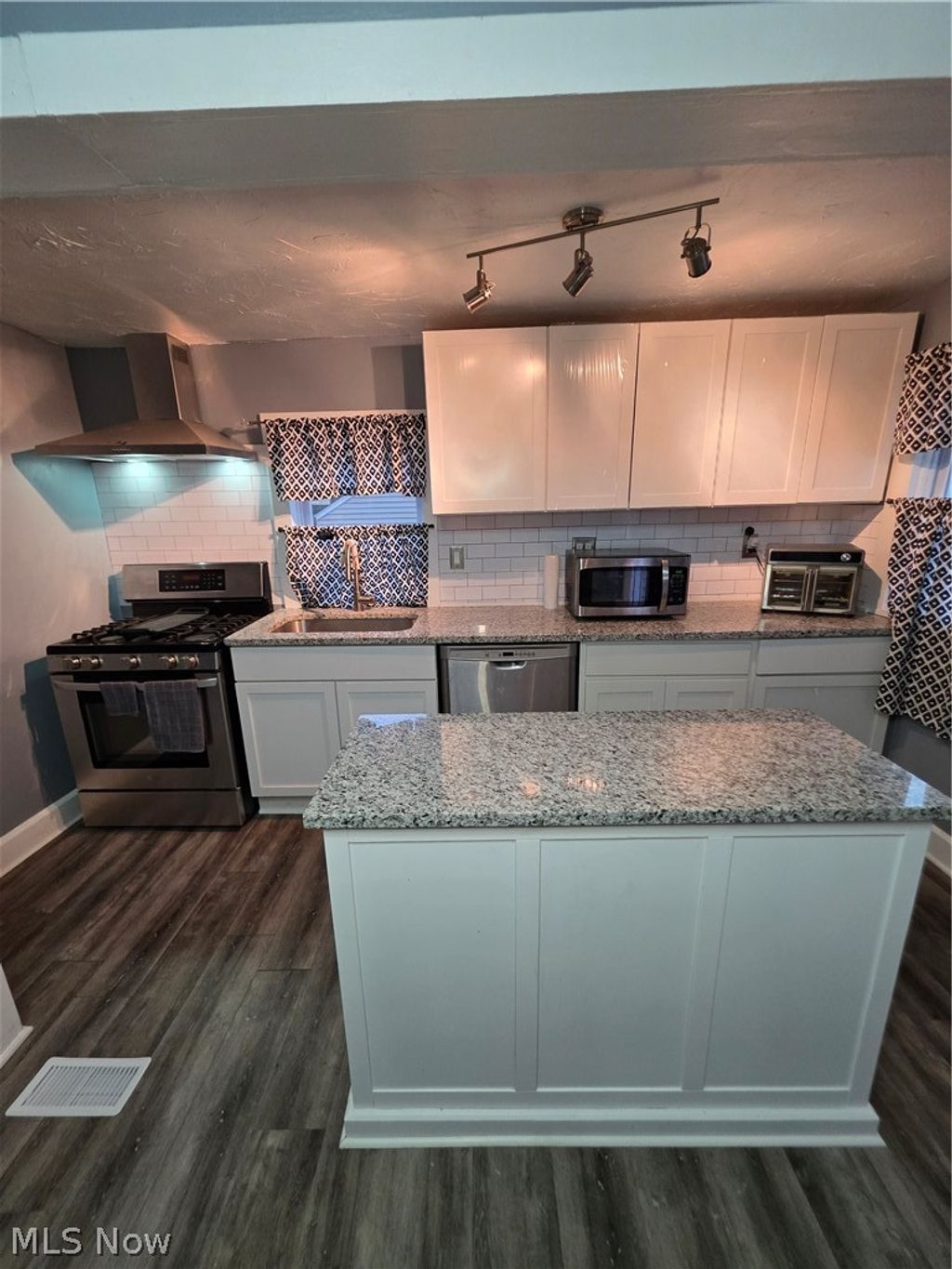 Photo of 4456 W 47th Street, Old Brooklyn, OH 44144 (MLS # 5197470)