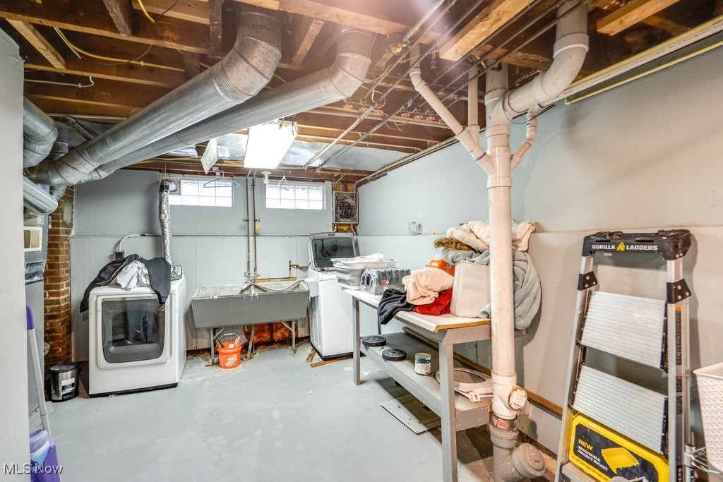 5811 Belmere Drive, Parma, Ohio image 27