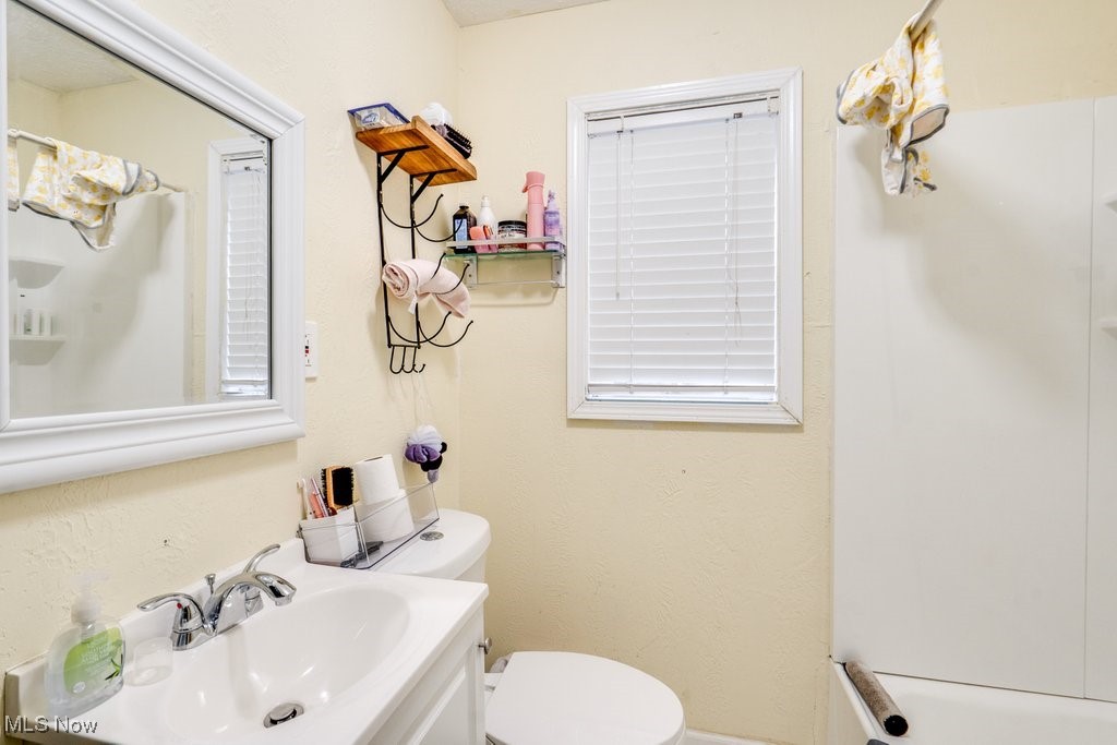 5811 Belmere Drive, Parma, Ohio image 23