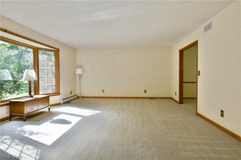 Tiny photo for 211 Fox Run, Cortland, OH 44410 (MLS # 5240234)