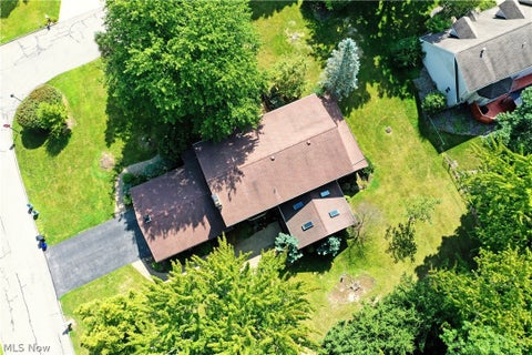 Tiny photo for 211 Fox Run, Cortland, OH 44410 (MLS # 5240234)