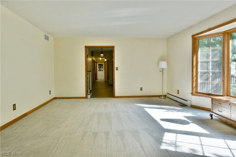 Tiny photo for 211 Fox Run, Cortland, OH 44410 (MLS # 5240234)