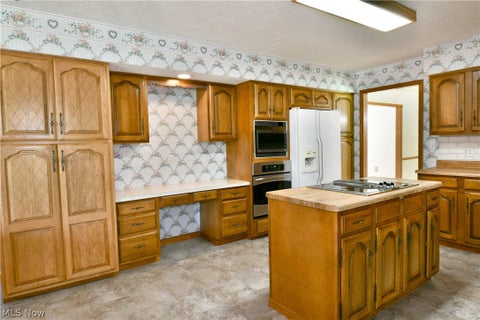 Tiny photo for 211 Fox Run, Cortland, OH 44410 (MLS # 5240234)