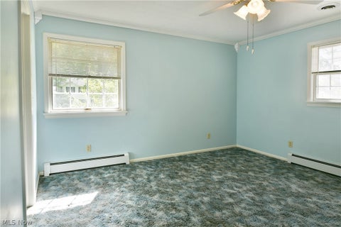 Tiny photo for 211 Fox Run, Cortland, OH 44410 (MLS # 5240234)