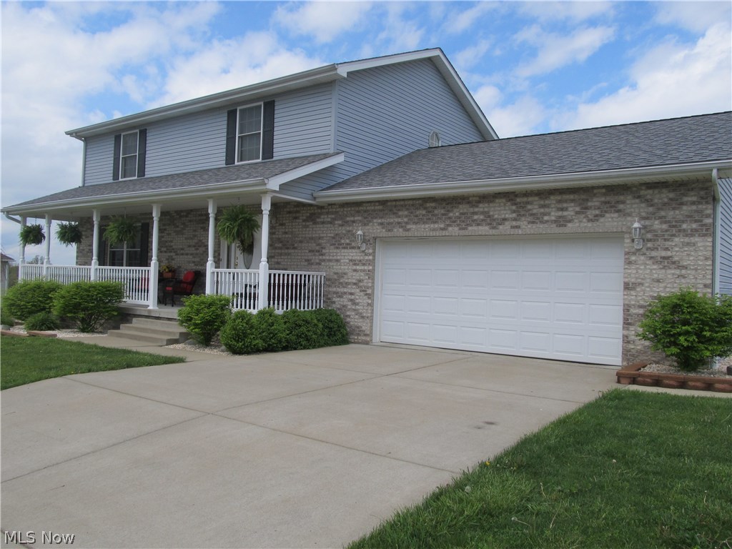 VERY NICE, 1760 SQ. FT. 2007 BUILT 2 STORY HOME ON CORNER LOT IN THE WYNGATE SUBDIVISION. WALK UP TO THE LARGE COVERED FRONT PORCH, ENTER FOYER (WITH CLOSET) THAT LEADS TO LIVINGROOM, KITCHEN, OR UPSTAIRS TO 3 BEDROOMS AND 2 FULL BATHS. THIS HOME IS IN MOVE-IN READY CONDITION. GREAT DECK JUST OUTSIDE OF THE LARGE EAT IN KITCHEN. .34 ACRES WITH THIS HOME. CALL TO SEE THIS SOON!!