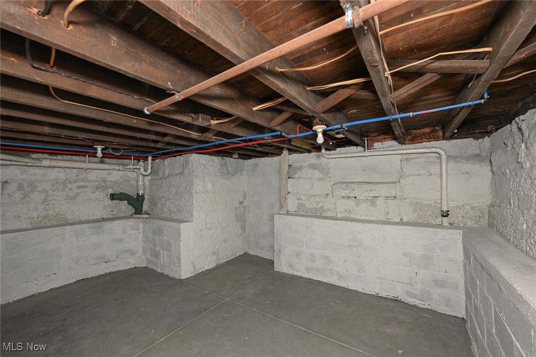 138 Shelby Avenue, Akron, Ohio image 38