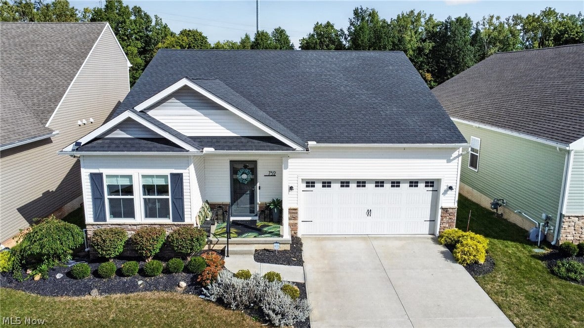 752 Hampshire Court