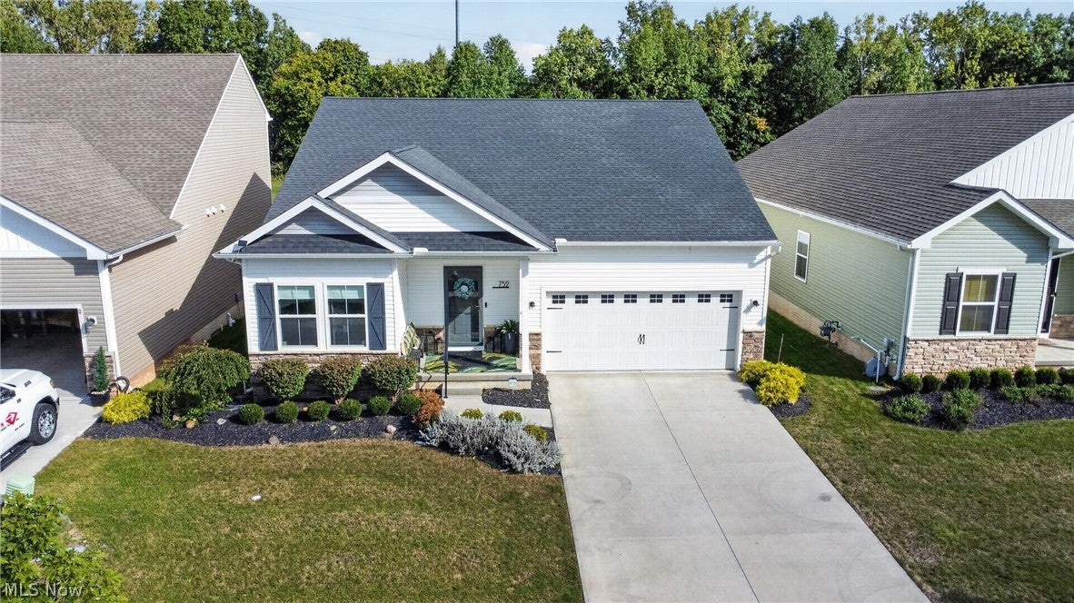752 Hampshire Court