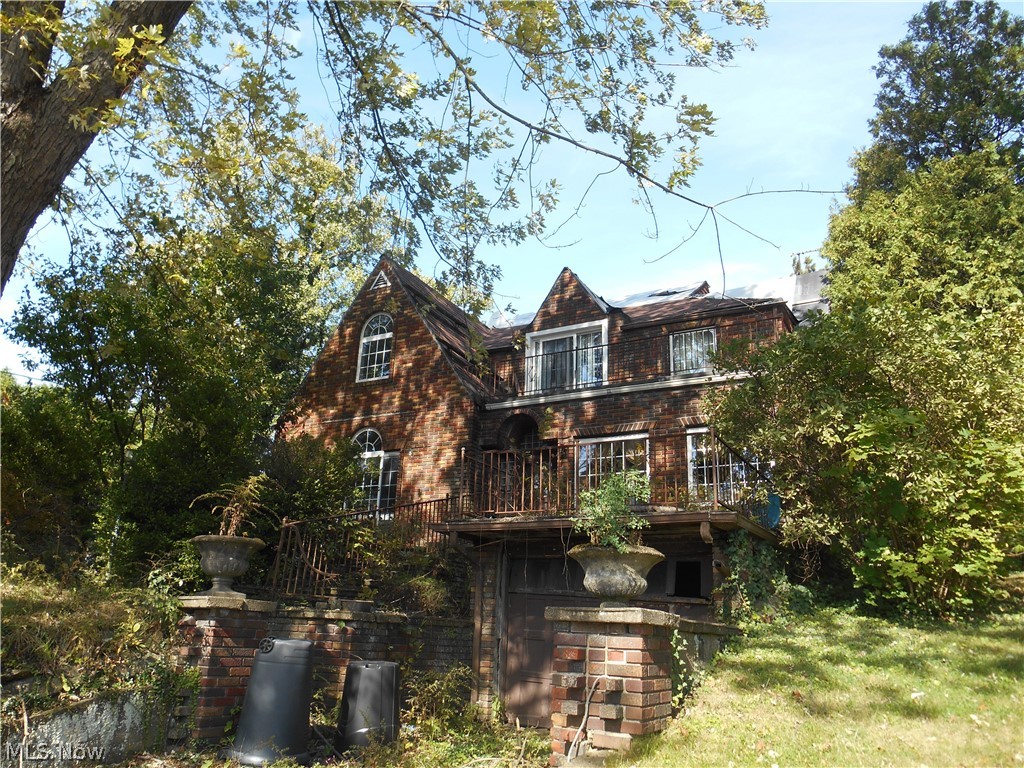 This 1.5 story home has 4 bedrooms, 1.5 baths, and a formal dining room. It also has 2 fireplaces, one in the living room and one in the dining room. This home needs TLC starting with a new roof, drywall, flooring, etc. You have to sign the Bank's Hold Harmless Agreement before you can enter home.