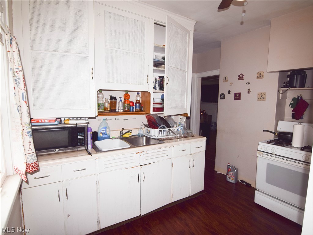 Laura E Sladden - Residential