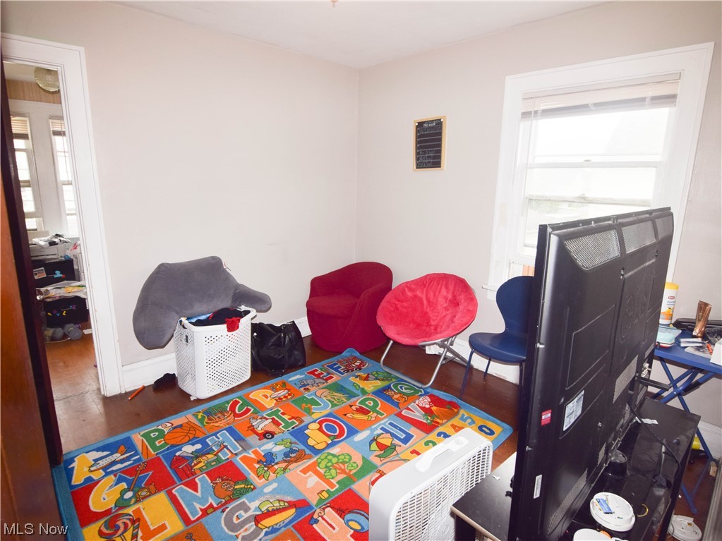 Laura E Sladden - Residential