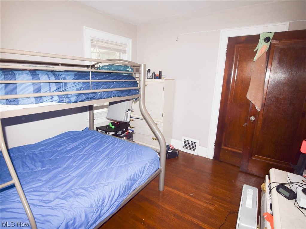 Laura E Sladden - Residential