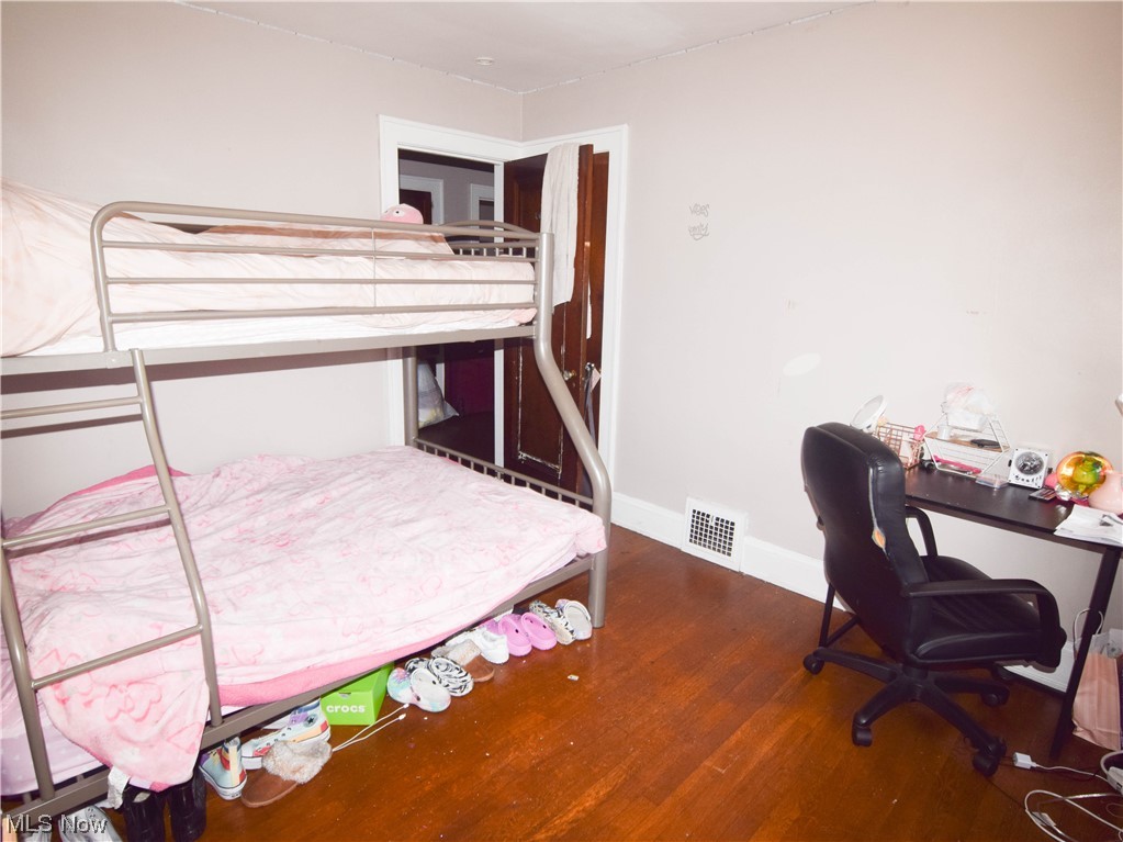 Laura E Sladden - Residential