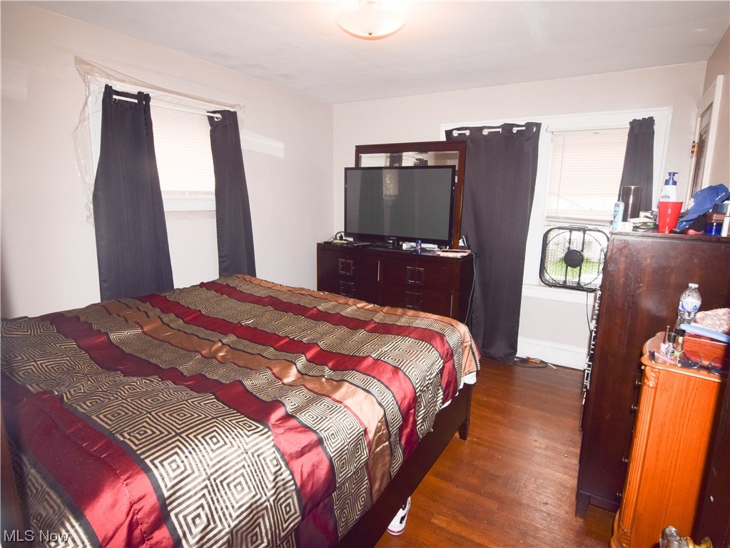 Laura E Sladden - Residential