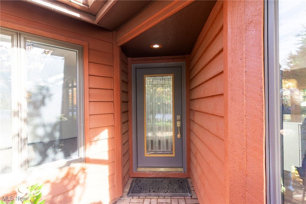 Photo of 25816 Fairmount Boulevard, Beachwood, OH 44122 (MLS # 5166757)