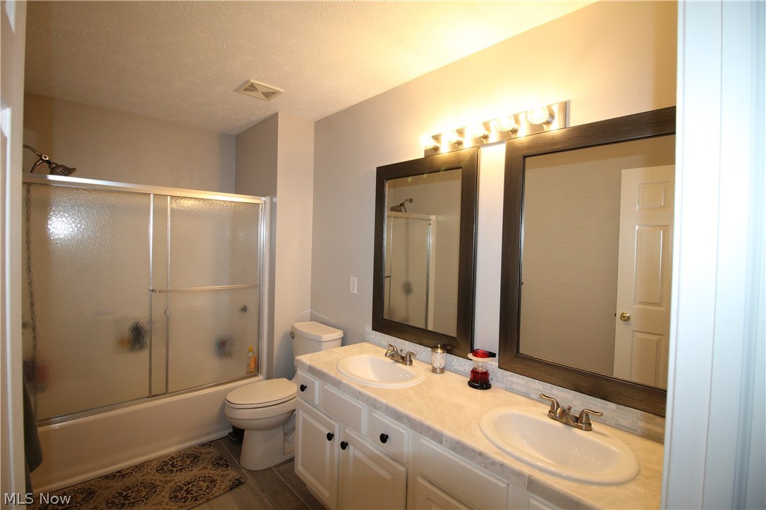 Oxford Glen - Residential