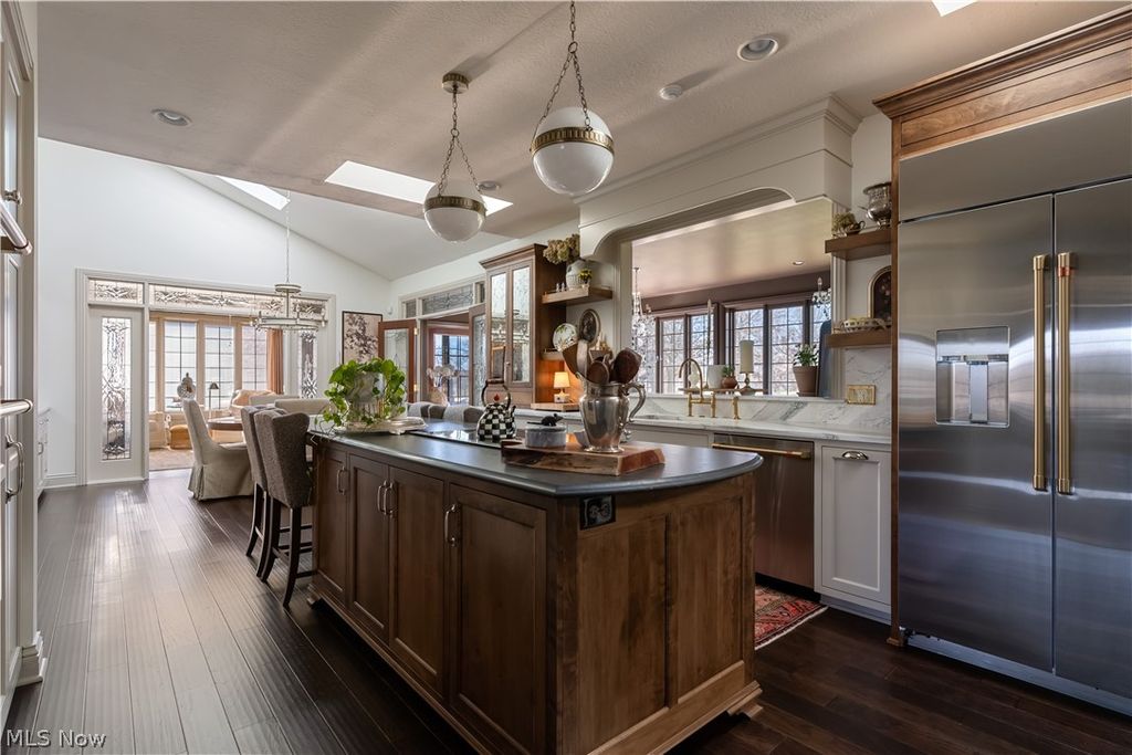 Photo of 6182 Bertram Avenue NW, Canton, OH 44718 (MLS # 5191355)