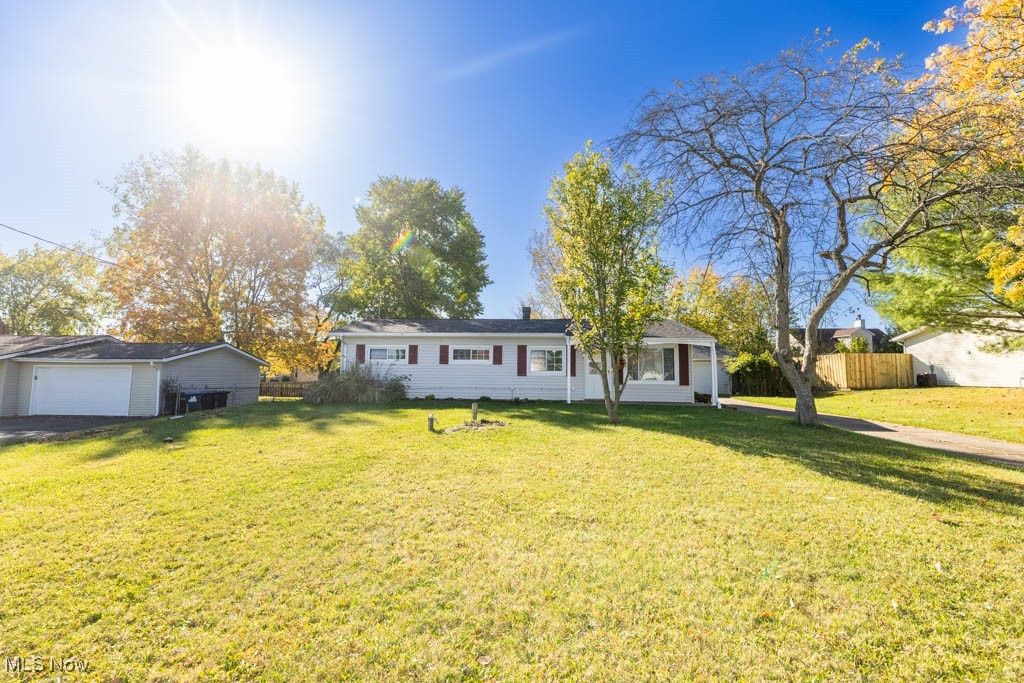 Photo of 4186 Saint James Dr, Brunswick, OH 44212 (MLS # 5167646)