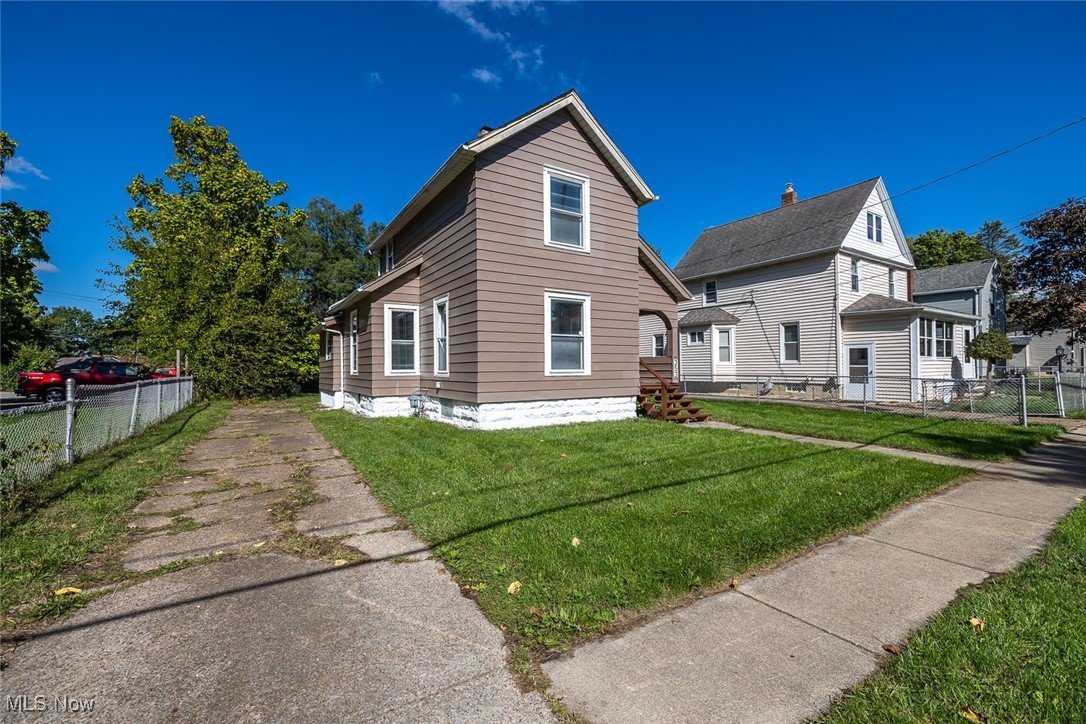 353 S Maple Street, Elyria, Ohio image 2