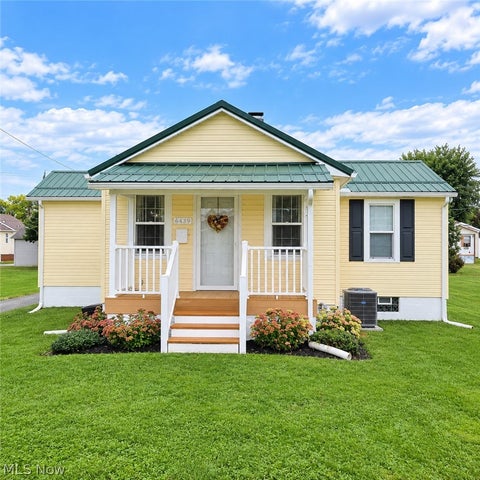 Photo of 603 Oxford Avenue, Newcomerstown, OH 43832 (MLS # 5256926)