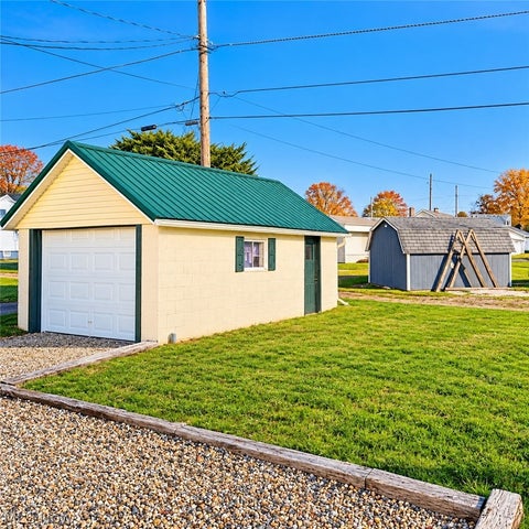 Tiny photo for 603 Oxford Avenue, Newcomerstown, OH 43832 (MLS # 5256926)