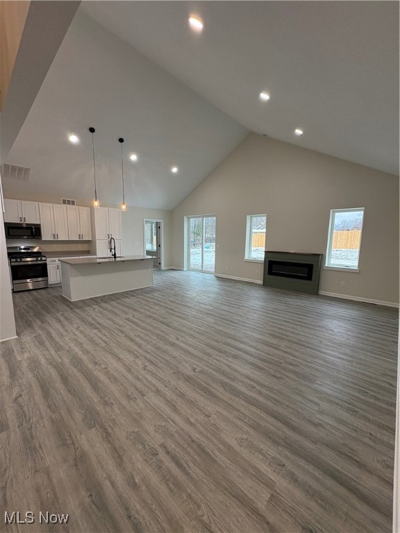 Roaming Rock - Residential