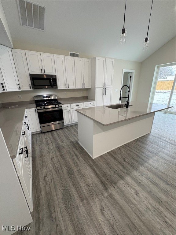 Roaming Rock - Residential