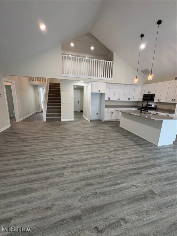 Roaming Rock - Residential