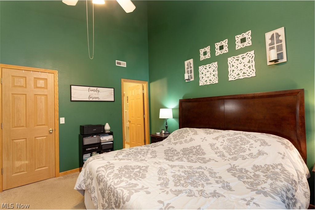 Schooners Cover Condos Ph 01b - Residential