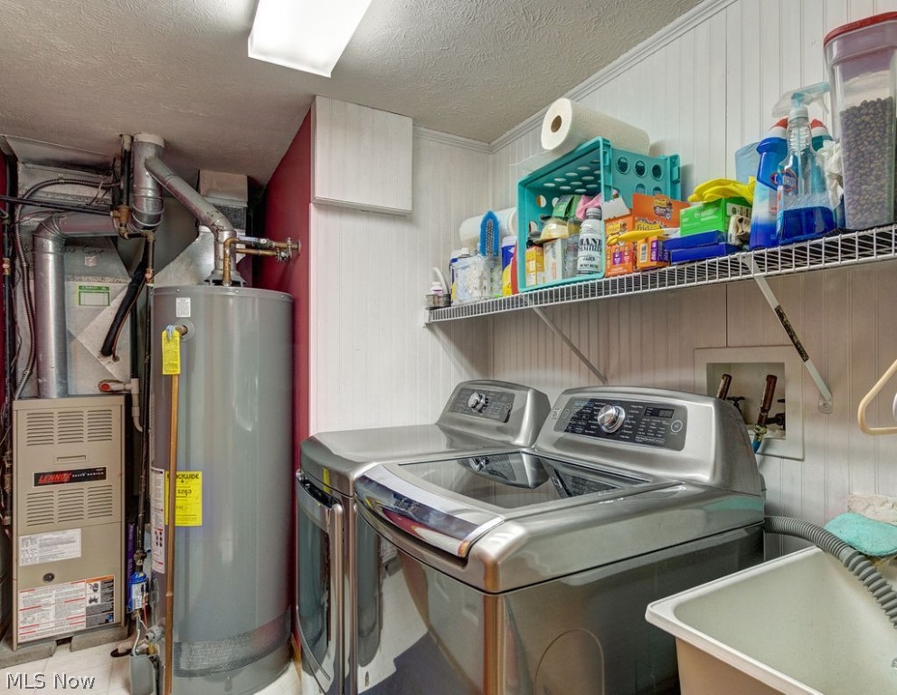 Schooners Cover Condos Ph 01b - Residential