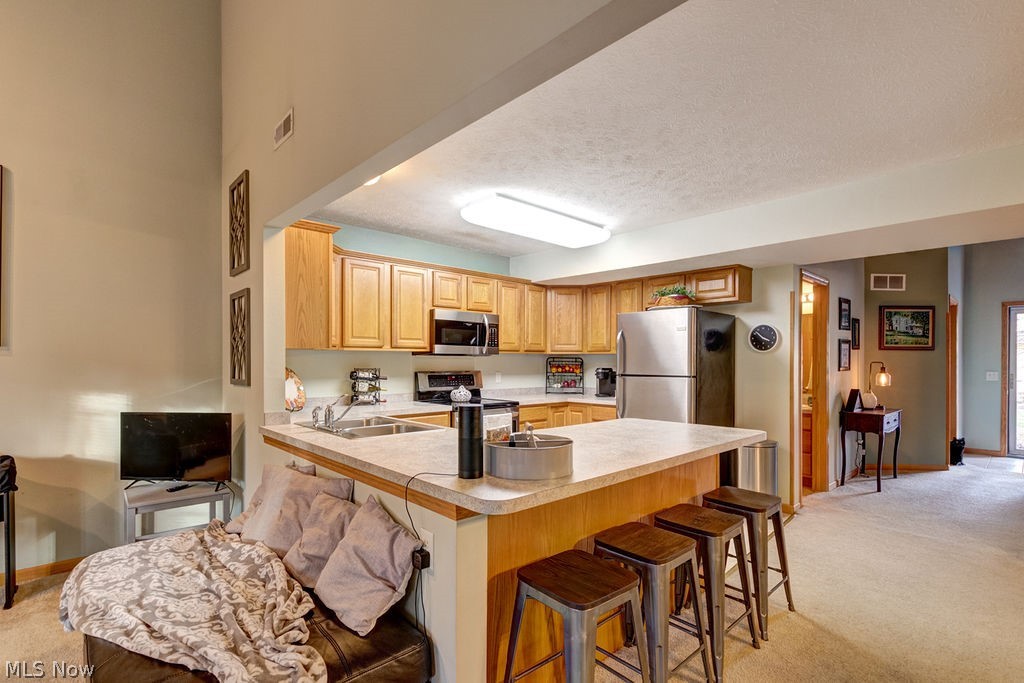 Schooners Cover Condos Ph 01b - Residential