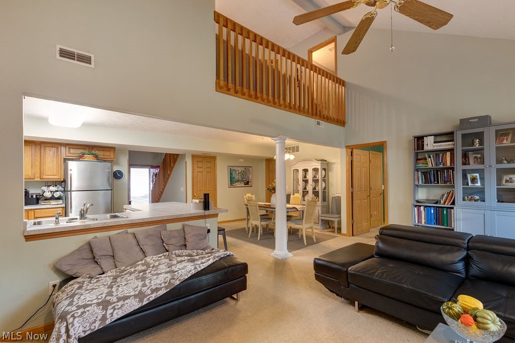 Schooners Cover Condos Ph 01b - Residential