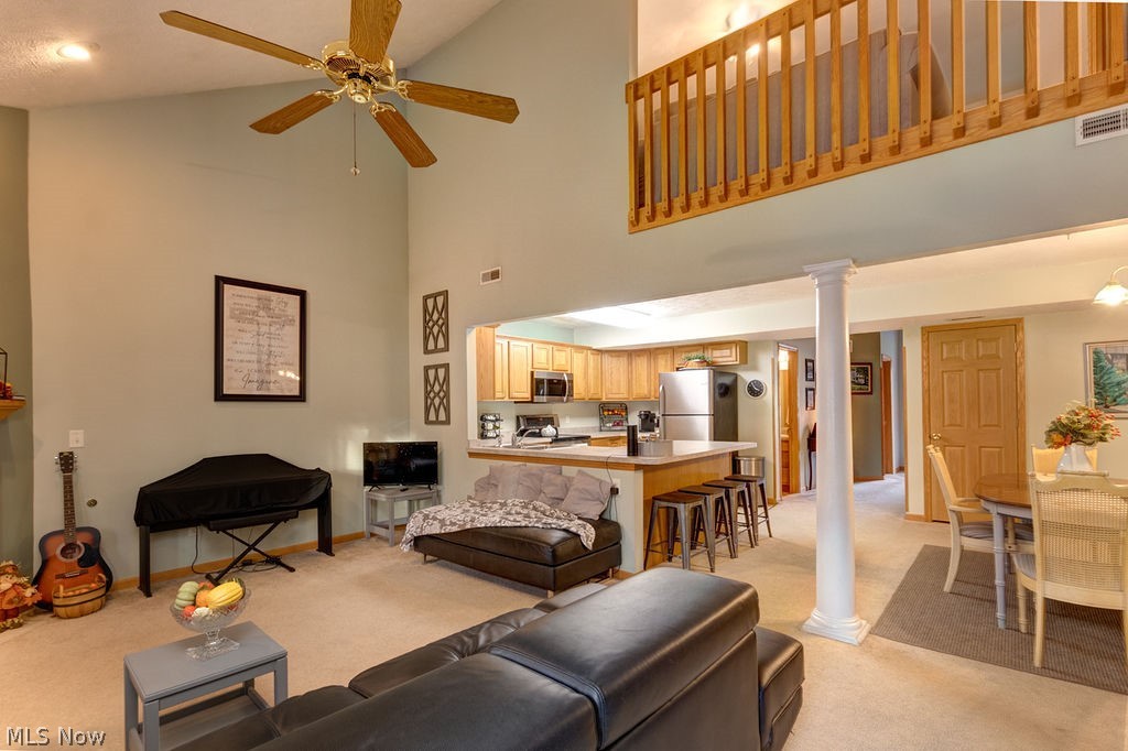 Schooners Cover Condos Ph 01b - Residential