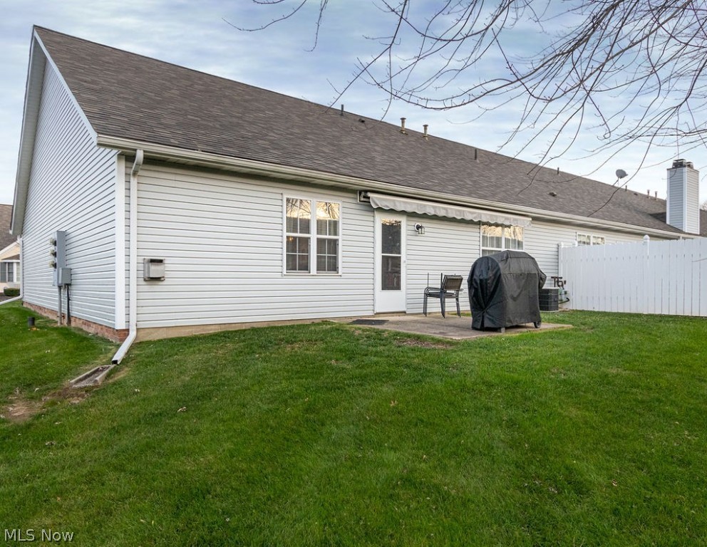 Schooners Cover Condos Ph 01b - Residential