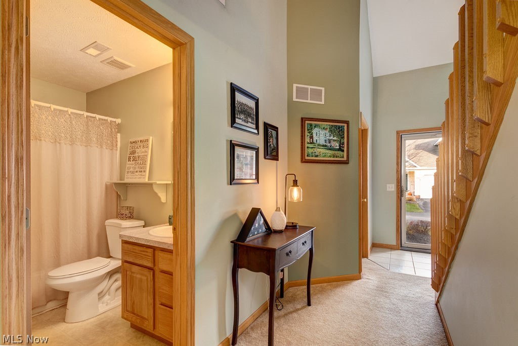 Schooners Cover Condos Ph 01b - Residential