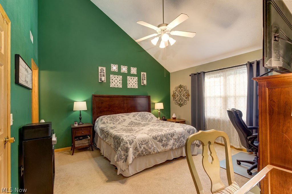 Schooners Cover Condos Ph 01b - Residential