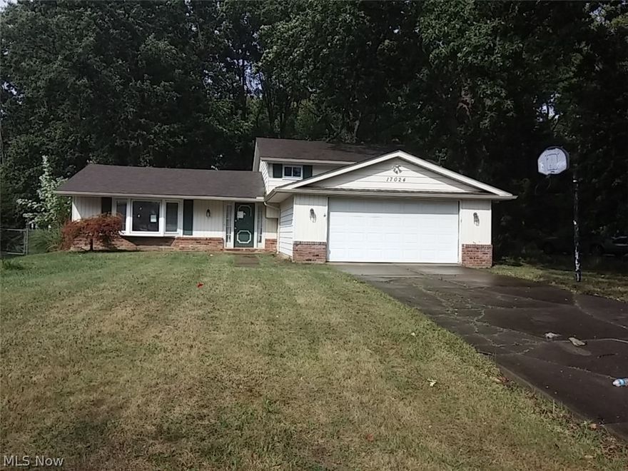 Large split level in Strongsville.  Great location.  Big back yard.  Does need a little love but has a lot to offer!  Easy to show!