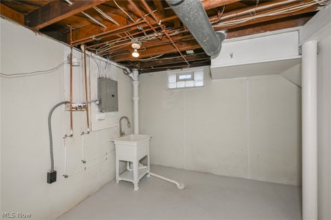 Tiny photo for 1444 Oakwood Avenue, Akron, OH 44301 (MLS # 5253269)