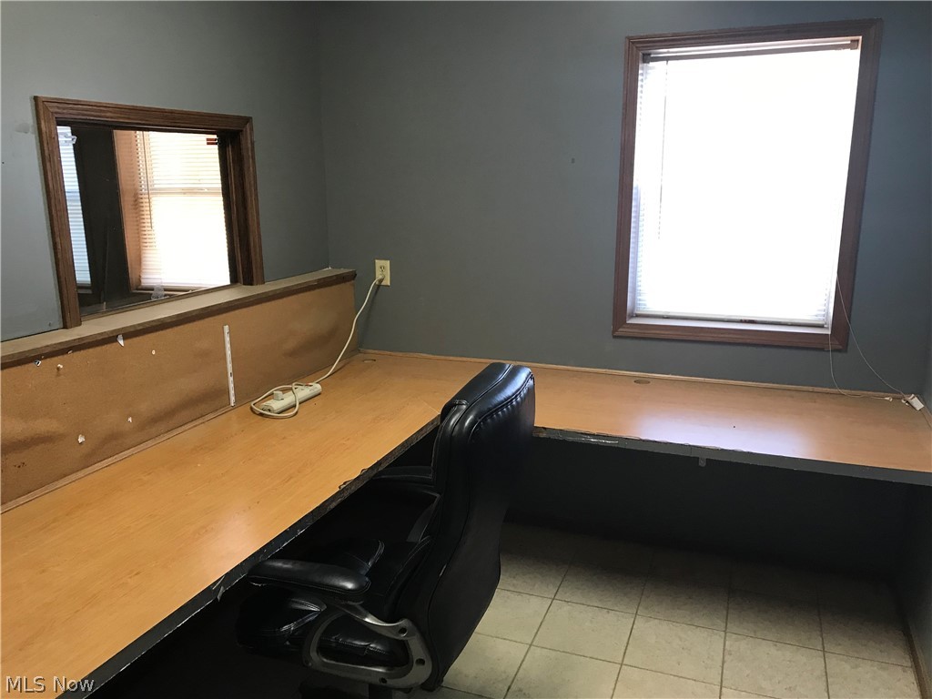 Horsefield Tr - Commercial Lease