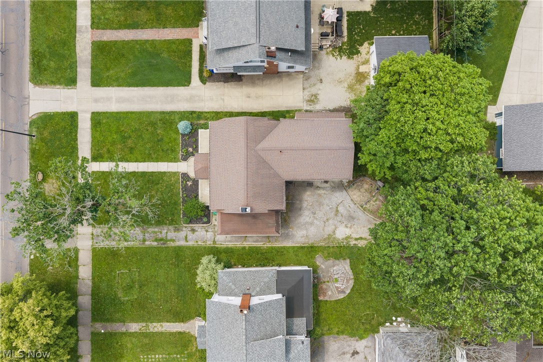 1359 Delia Avenue