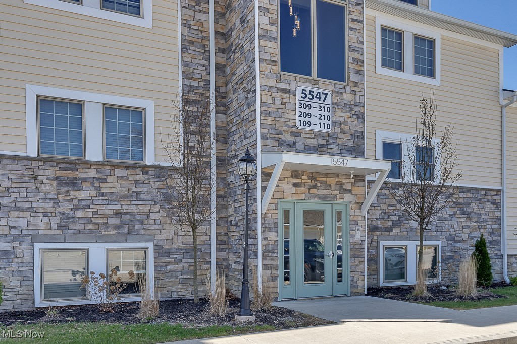 5547 Beavercrest Drive #210, Lorain, Ohio image 2