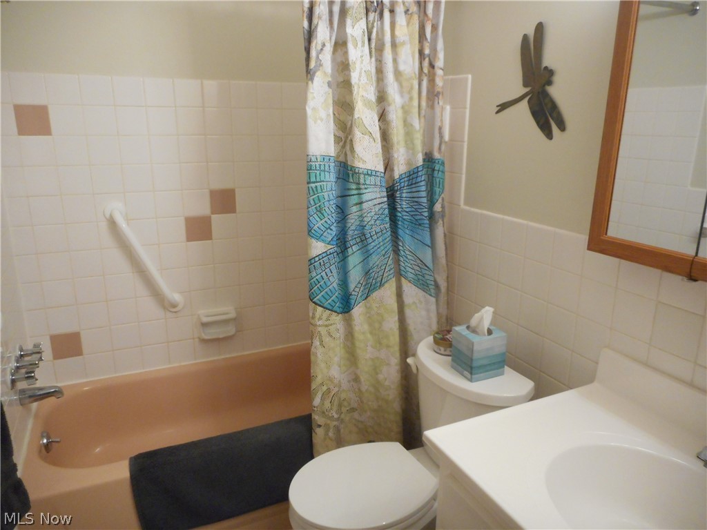 Silver Lake Towers Condo - Residential