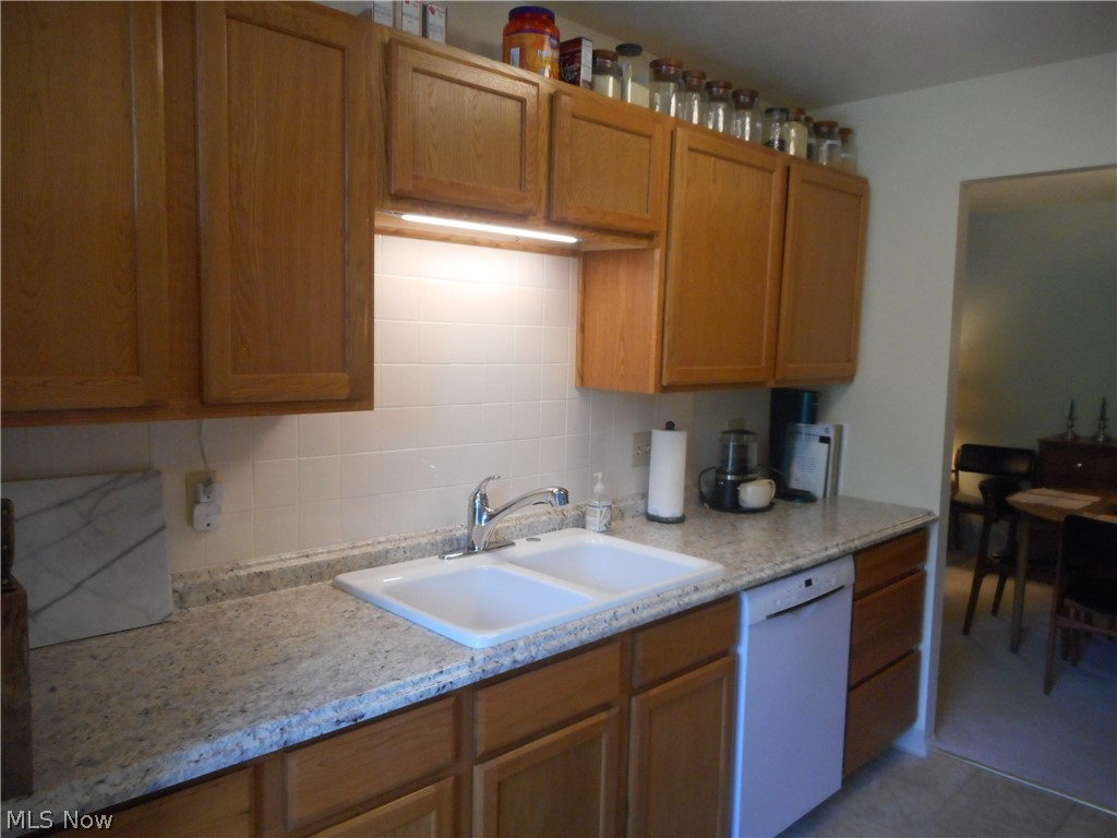 Silver Lake Towers Condo - Residential