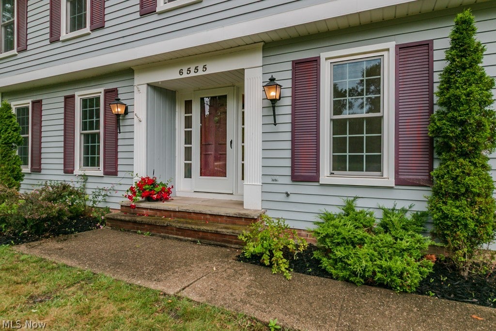 6555 Creekside Trail