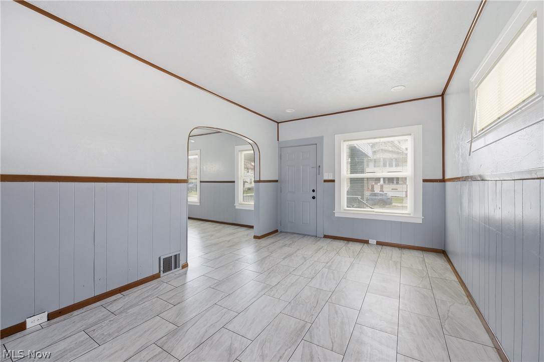 E R Cowins West 95th Street Su - Residential