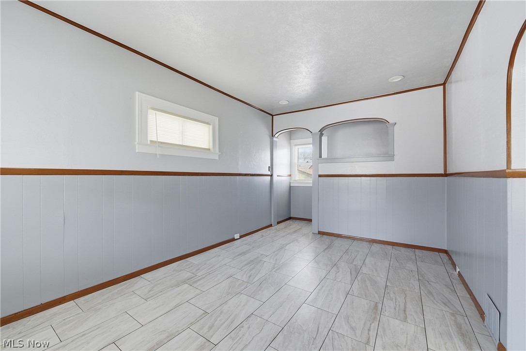 E R Cowins West 95th Street Su - Residential