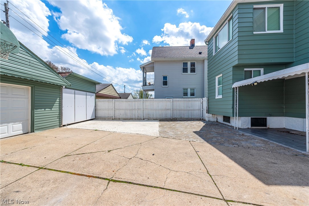 E R Cowins West 95th Street Su - Residential