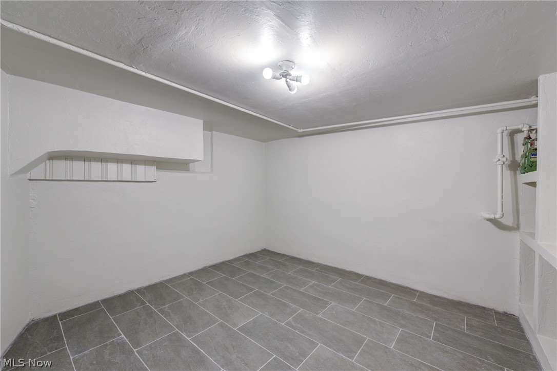 E R Cowins West 95th Street Su - Residential