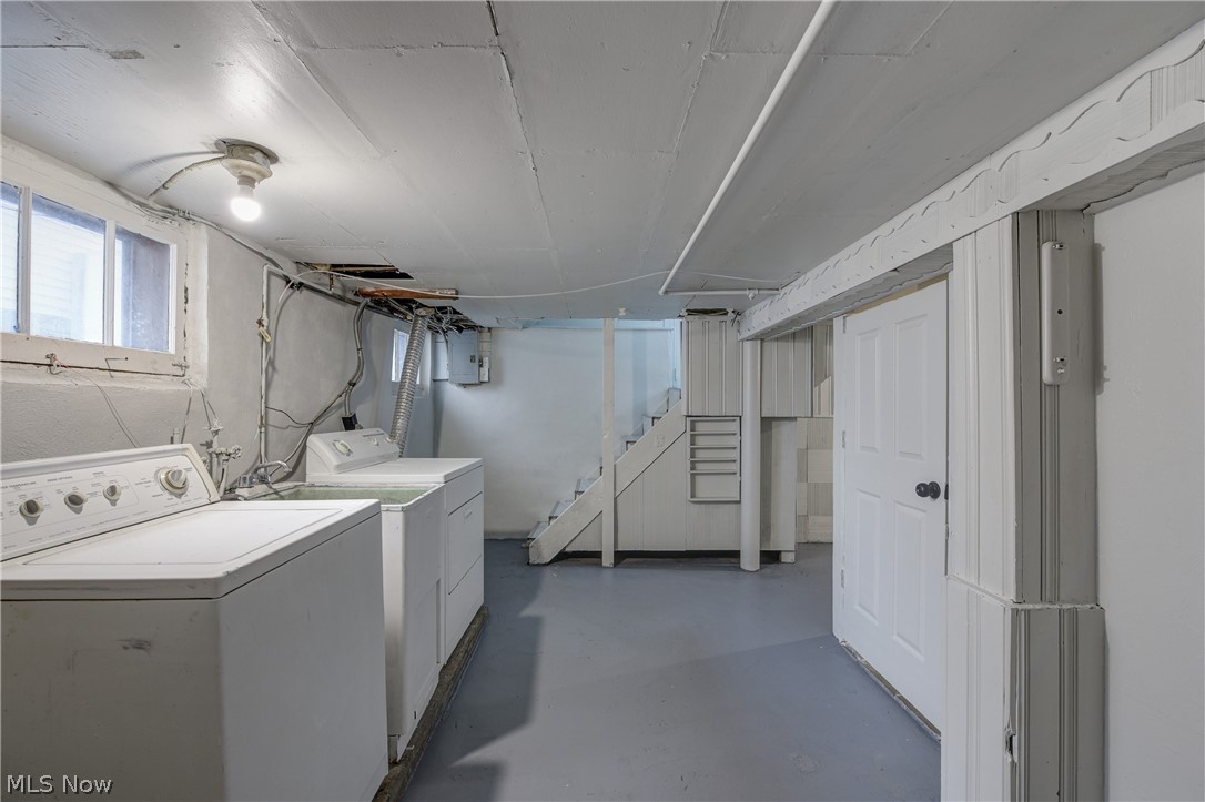 E R Cowins West 95th Street Su - Residential